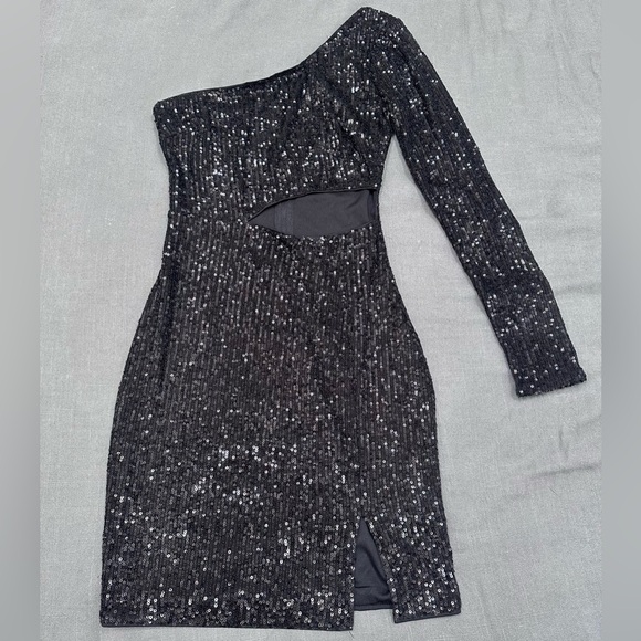 Windsor Black Sequin One-Shoulder Dress - Picture 2 of 2